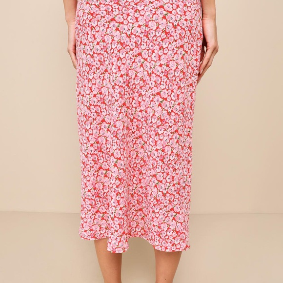 Floral midi skirt from Lulu’s - Picture 2 of 3